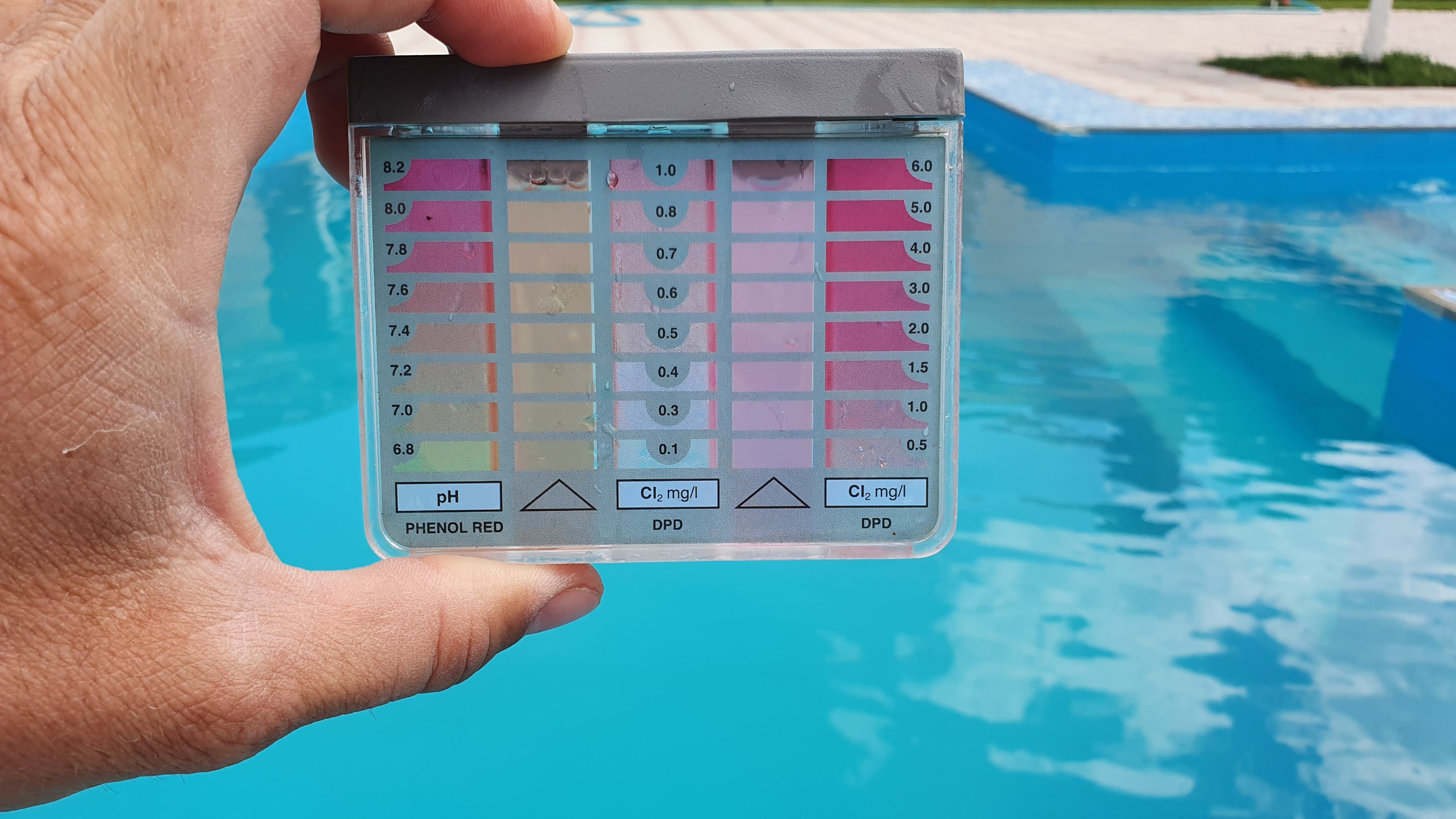Восстановление уровня ph и cl воды в бассейне
