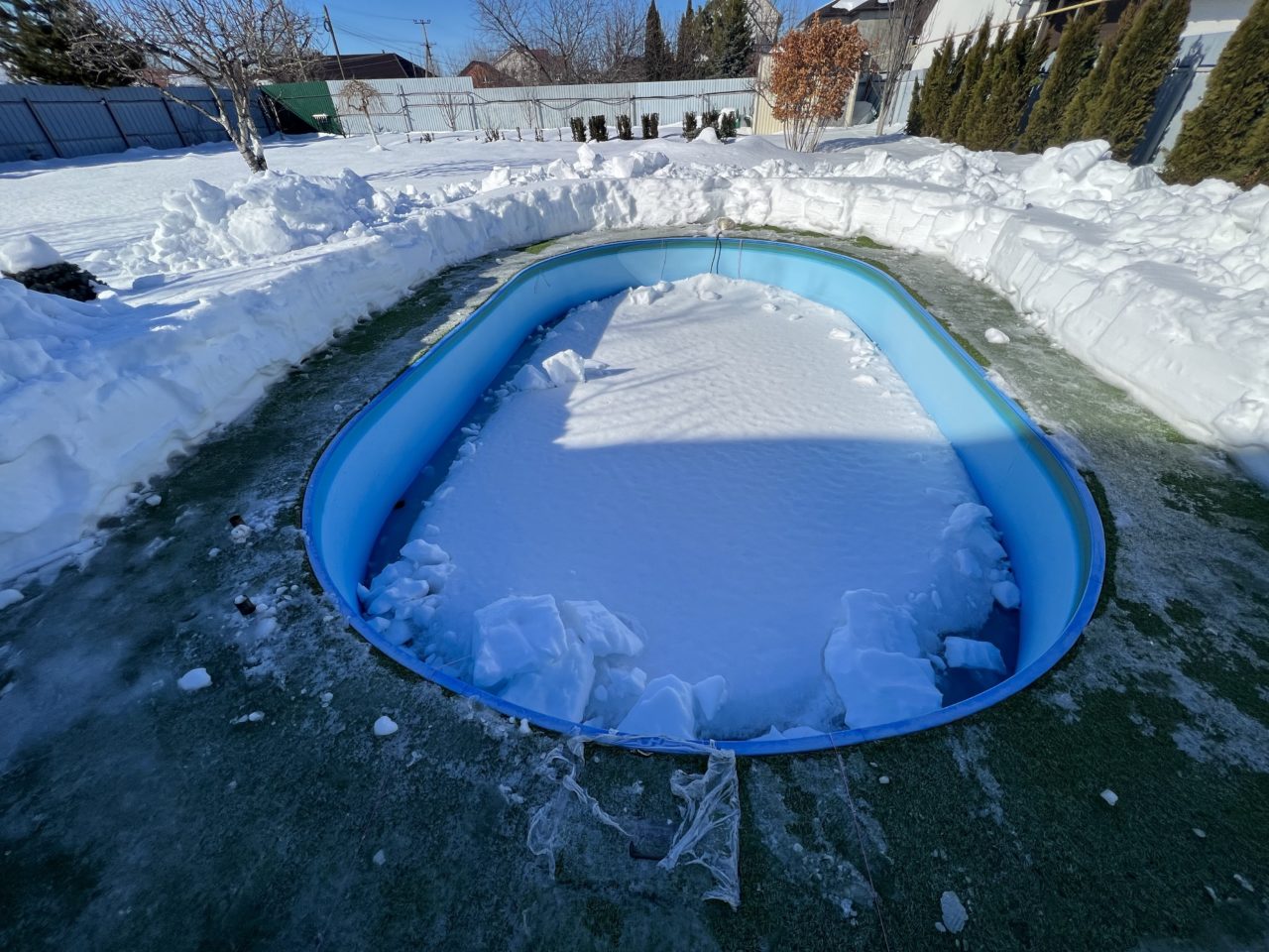 Как ухаживать за бассейном зимой